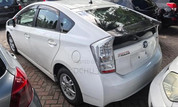Toyota Prius 2011 White