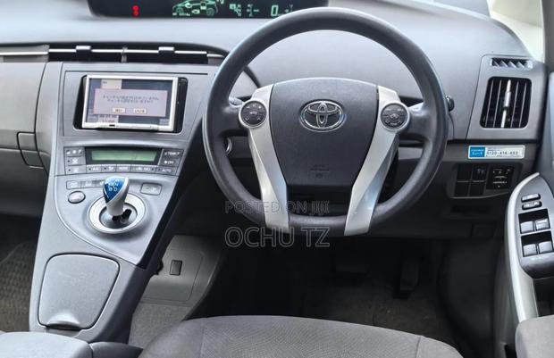 Toyota Prius 2011 White