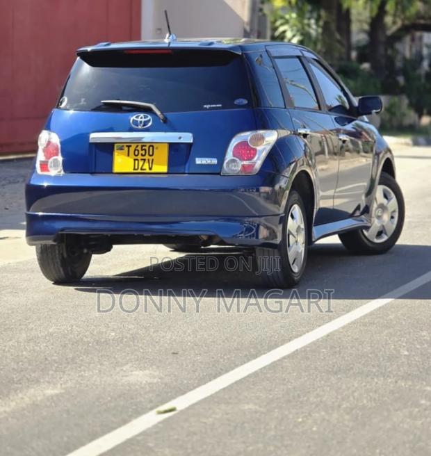Toyota IST 2004 Blue