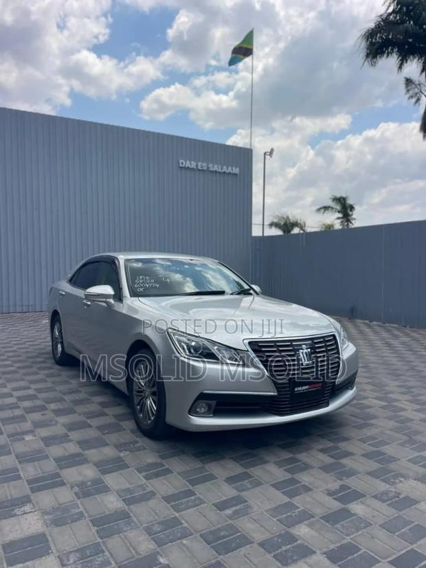 Toyota Crown 2014 Silver