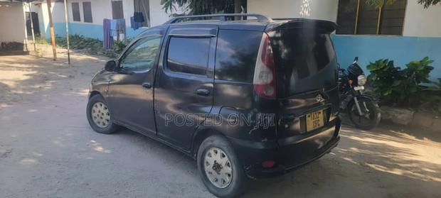 Toyota Fun Cargo 2004 Black