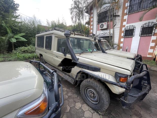 Toyota Land Cruiser 79 Series 1999 Beige
