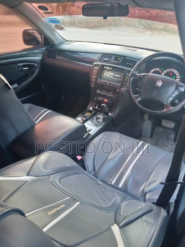 Toyota Crown 2006 Silver
