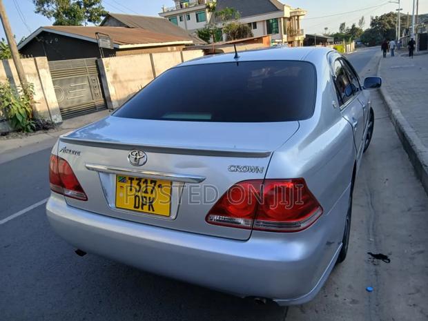 Toyota Crown 2006 Silver