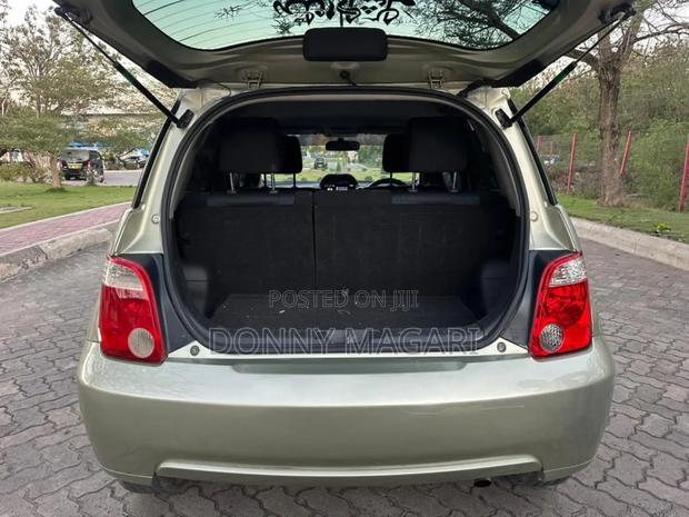 Toyota IST 2007 Gold