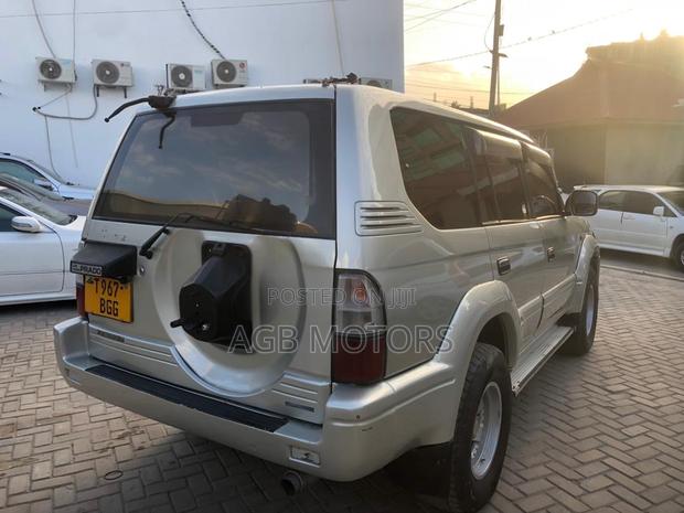 Toyota Land Cruiser Prado 2001 Silver