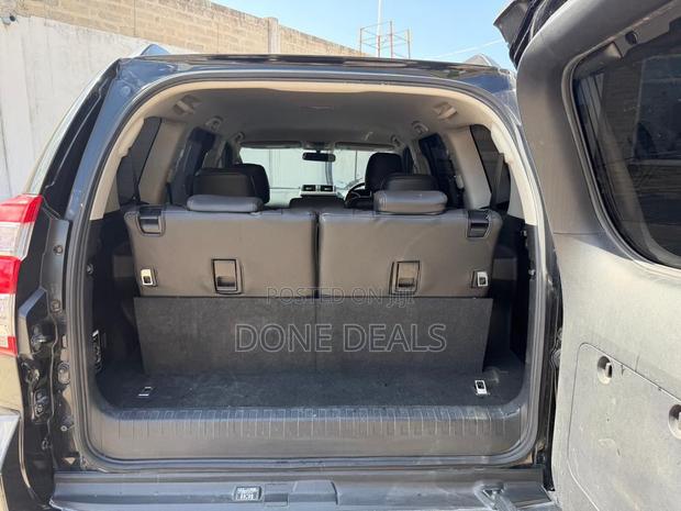 Toyota Land Cruiser Prado 2016 Black