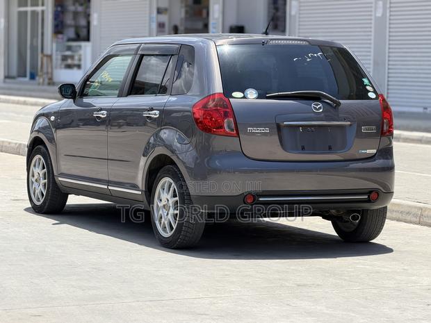 Mazda Verisa 2008 Gray