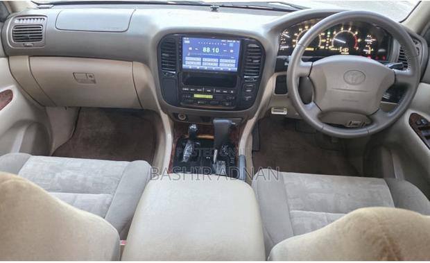 Toyota Land Cruiser HDJ 100 2000 Silver