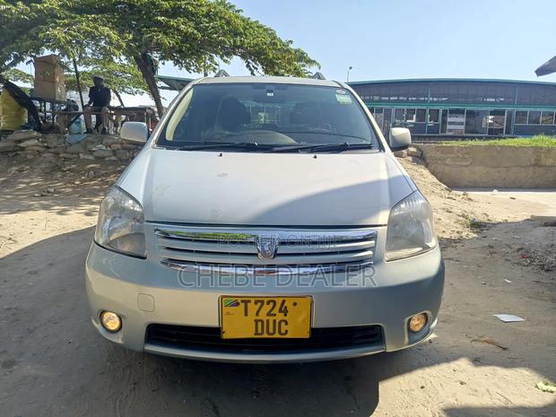 Toyota Raum 1.5 AWD 2005 Green