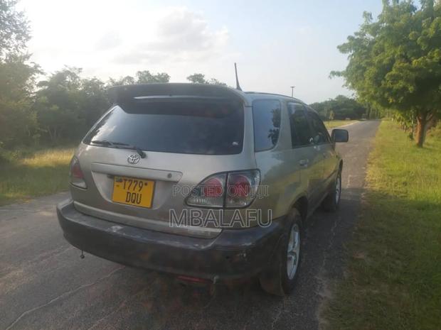 Toyota Harrier 2.2 16V 2001 Silver