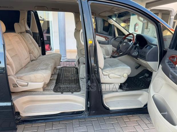 Toyota Alphard 2.4 Hybrid AWD 2004 Black