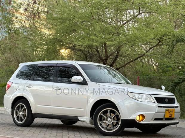 Subaru Forester 2001 White