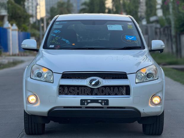 Toyota RAV4 2013 White