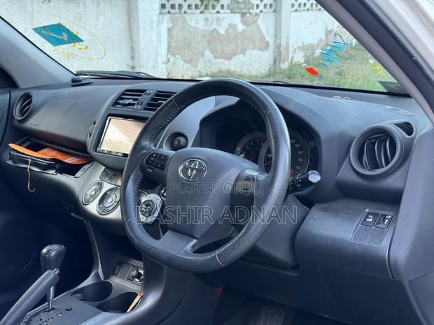 Toyota RAV4 2013 White