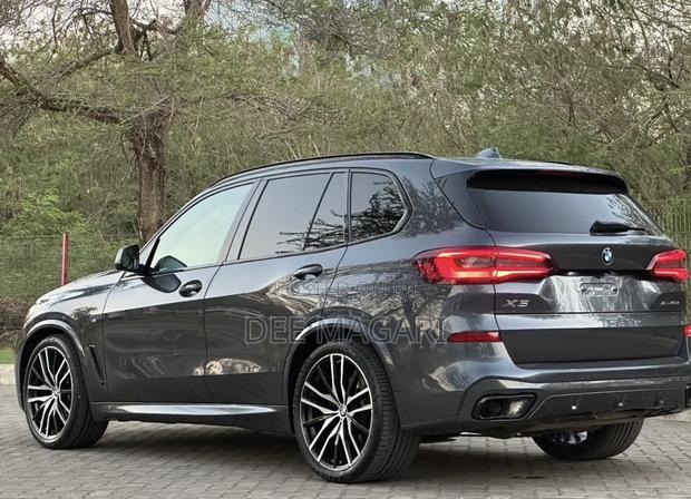BMW X5 xDrive40i 2022 Black