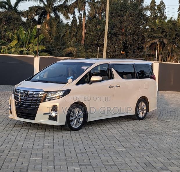 Toyota Alphard 2.5 Petrol FWD 2016 White