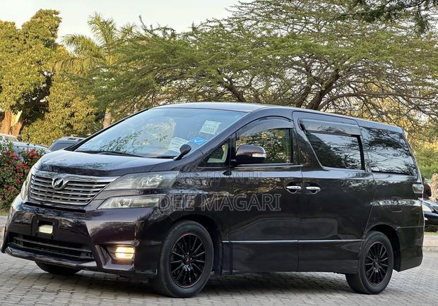 Toyota Vellfire 2010 Black