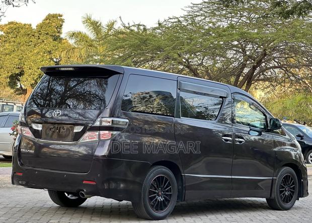 Toyota Vellfire 2010 Black