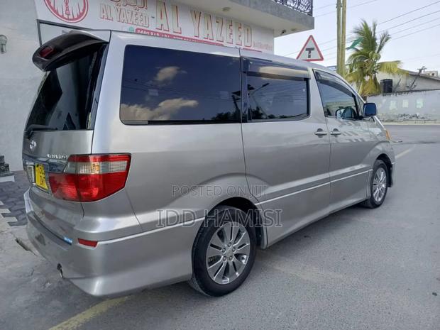 Toyota Alphard 2004 Silver