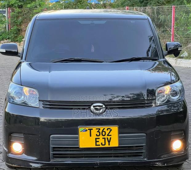 Toyota Corolla Rumion 2010 Black