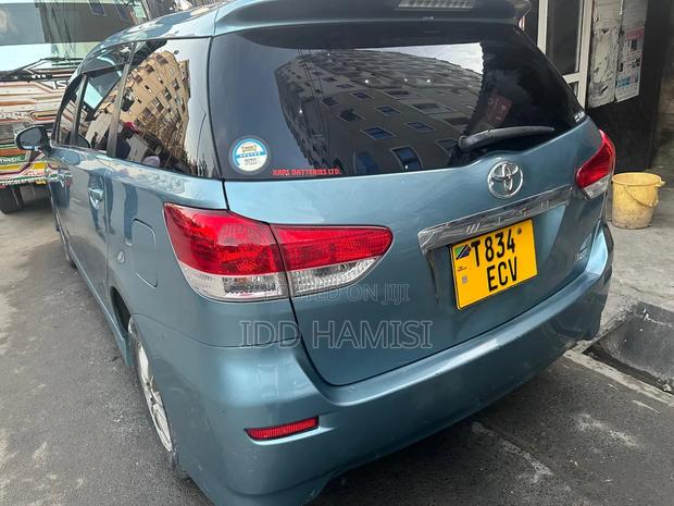Toyota Wish 2009 Blue