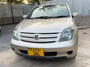 Toyota IST 2004 Gold for sale