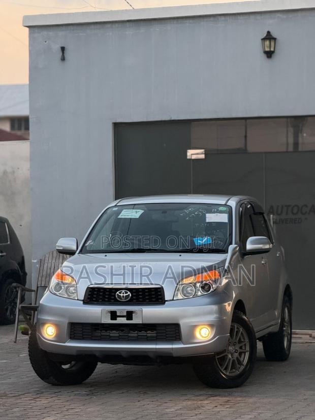 Toyota Rush 1.5 RWD 2010 Silver