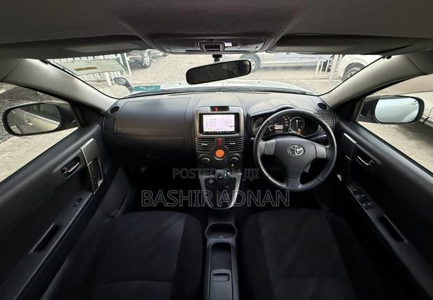 Toyota Rush 1.5 RWD 2010 Silver