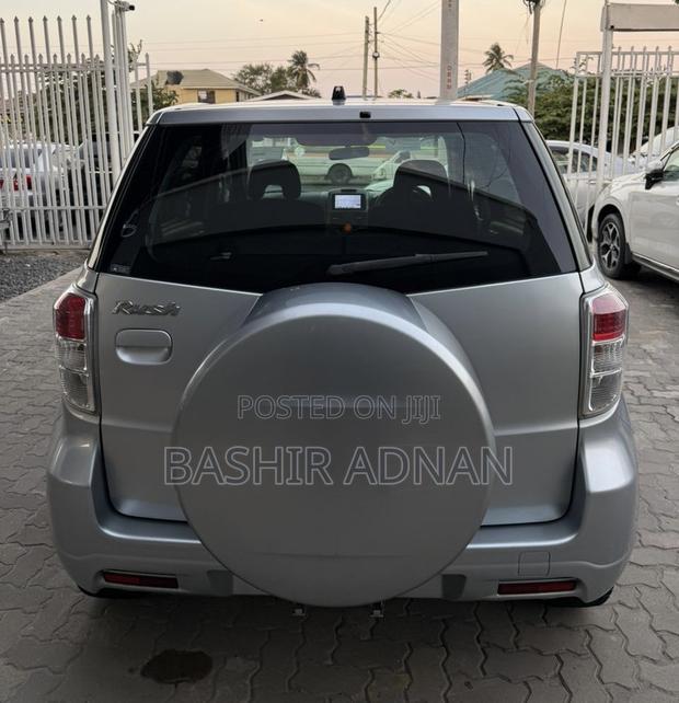 Toyota Rush 1.5 RWD 2010 Silver