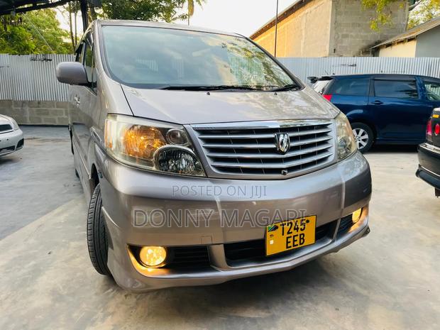 Toyota Alphard 2005 Gold