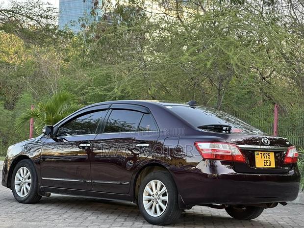Toyota Premio 2010 Maroon