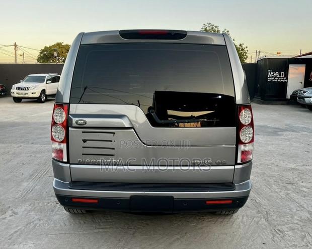 Land Rover Discovery 2012 Gray