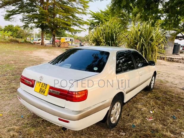 Toyota Corona Premio 2001 White