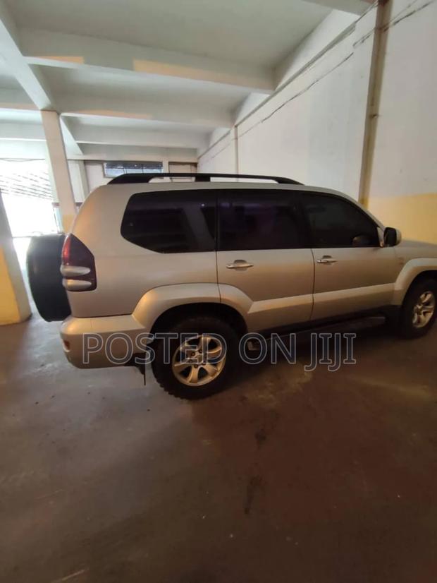 Toyota Land Cruiser 2005 Silver