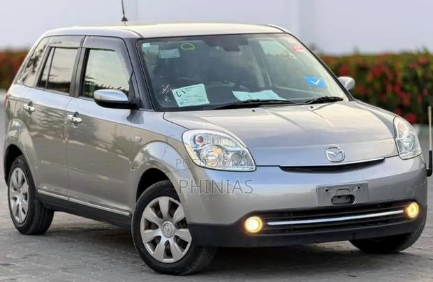 Mazda Verisa 2010