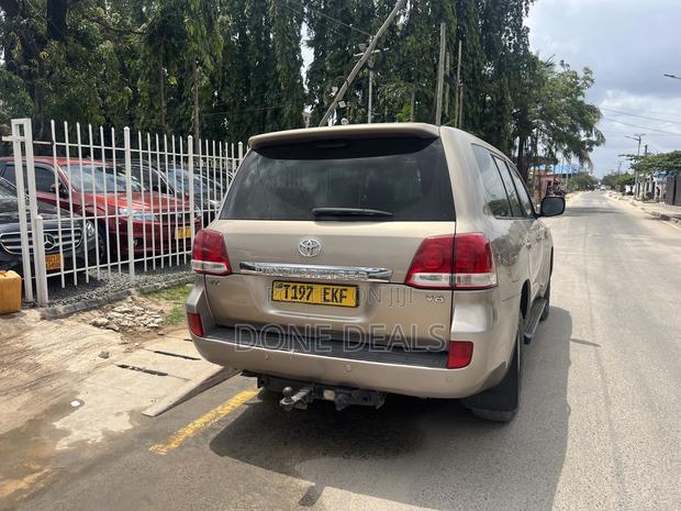 Toyota Land Cruiser 2008 Gold