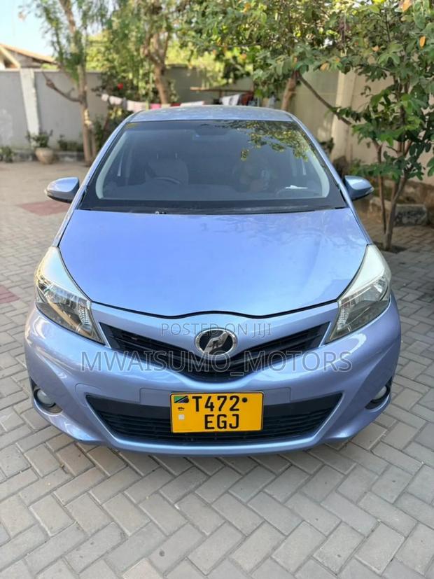 Toyota Vitz 2012 Blue