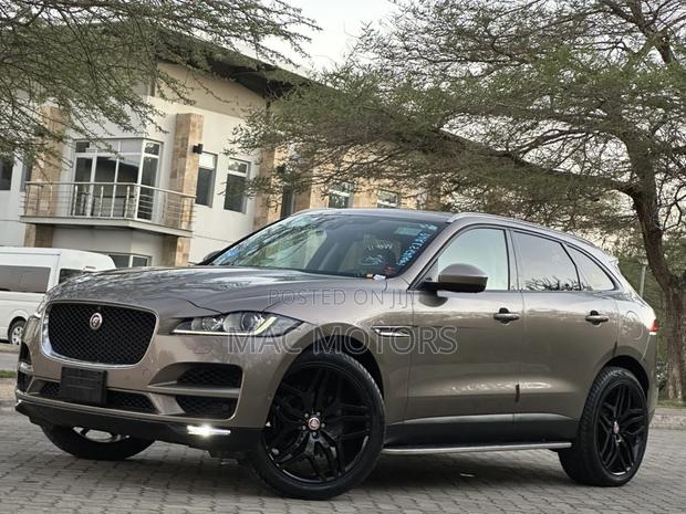 Jaguar F-Pace 2017 Beige