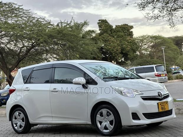 Toyota Ractis 2011 White
