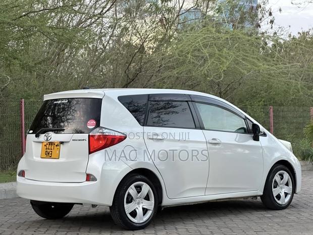 Toyota Ractis 2011 White