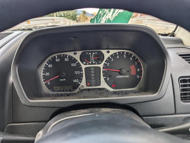 Mitsubishi Pajero 2001 Silver