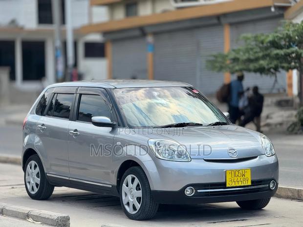 Mazda Verisa 2010 Gray