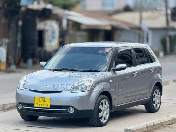 Mazda Verisa 2010 Gray