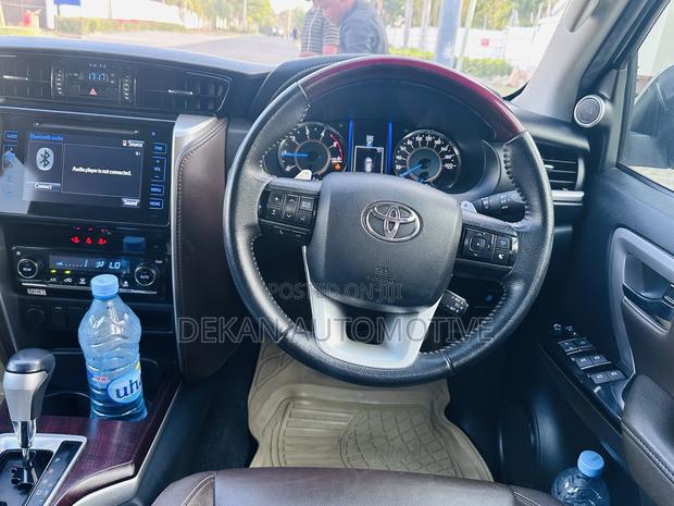 Toyota Fortuner 2.8 D RWD 2018 Silver