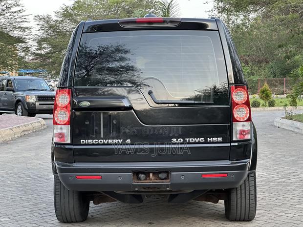 Land Rover Discovery 2011 Black