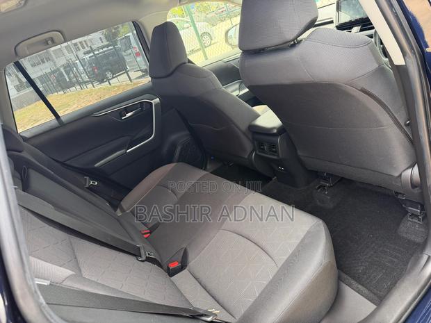 Toyota RAV4 2021 Blue