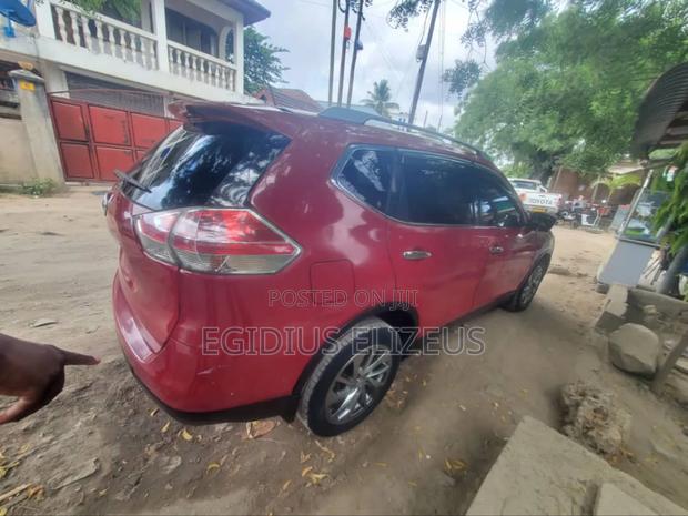 Nissan X-Trail 2014 Red