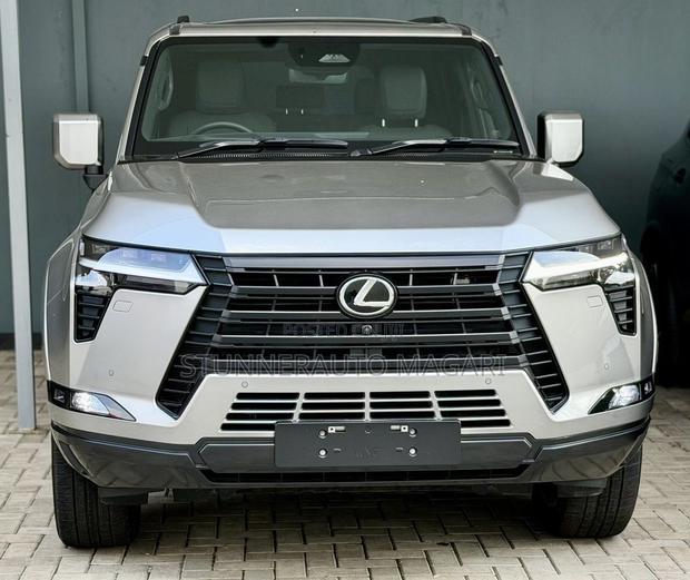 New Lexus GX 2025 Beige