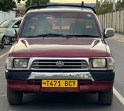 Toyota Hilux 2000 Red for sale